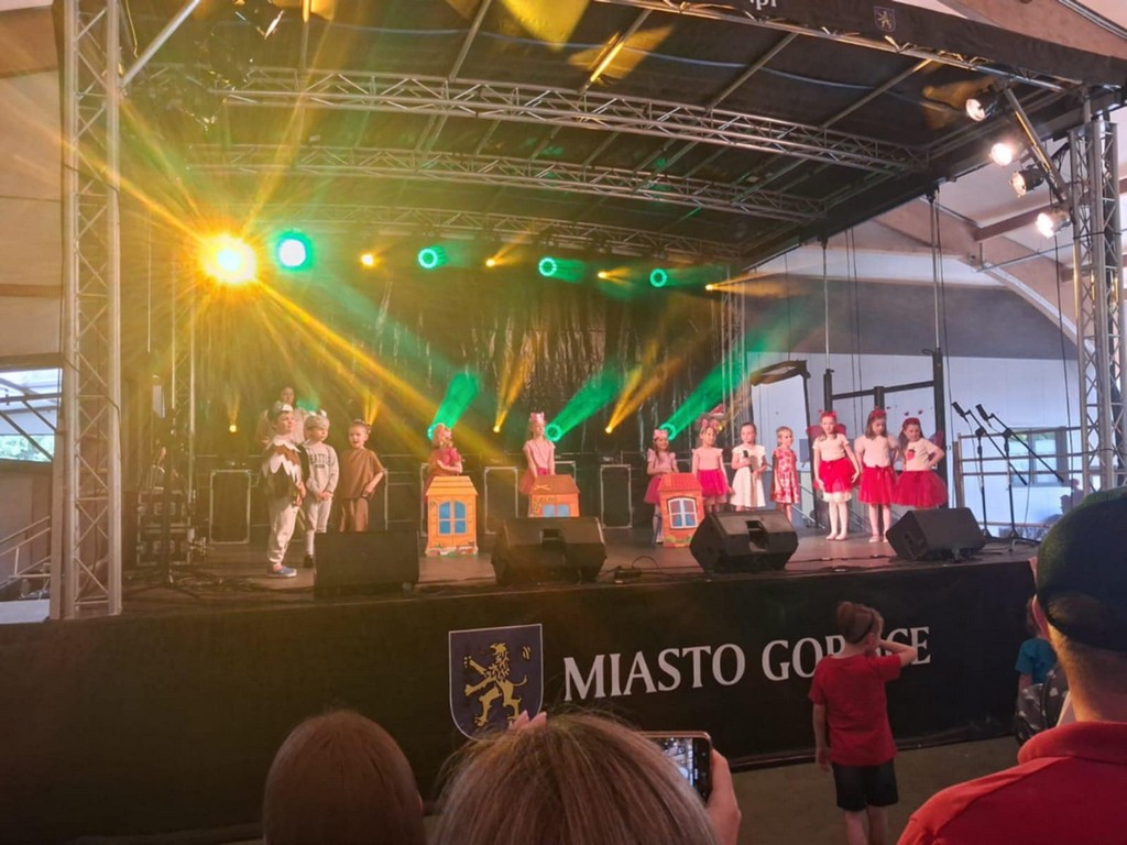 Występ starszaków podczas Gorlickiego Dnia Dziecka